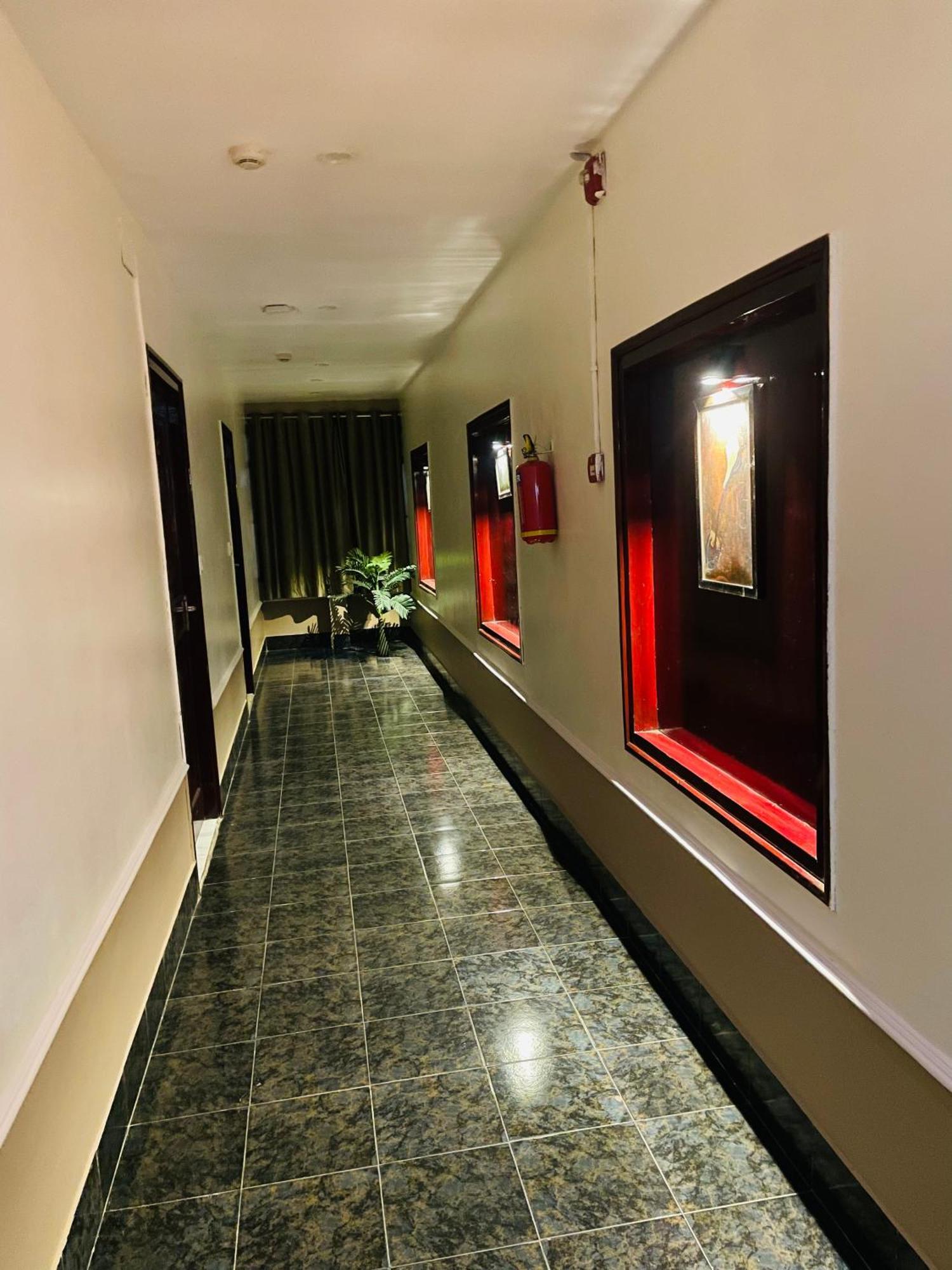 The Royal Presidency Inn Lucknow Exterior foto